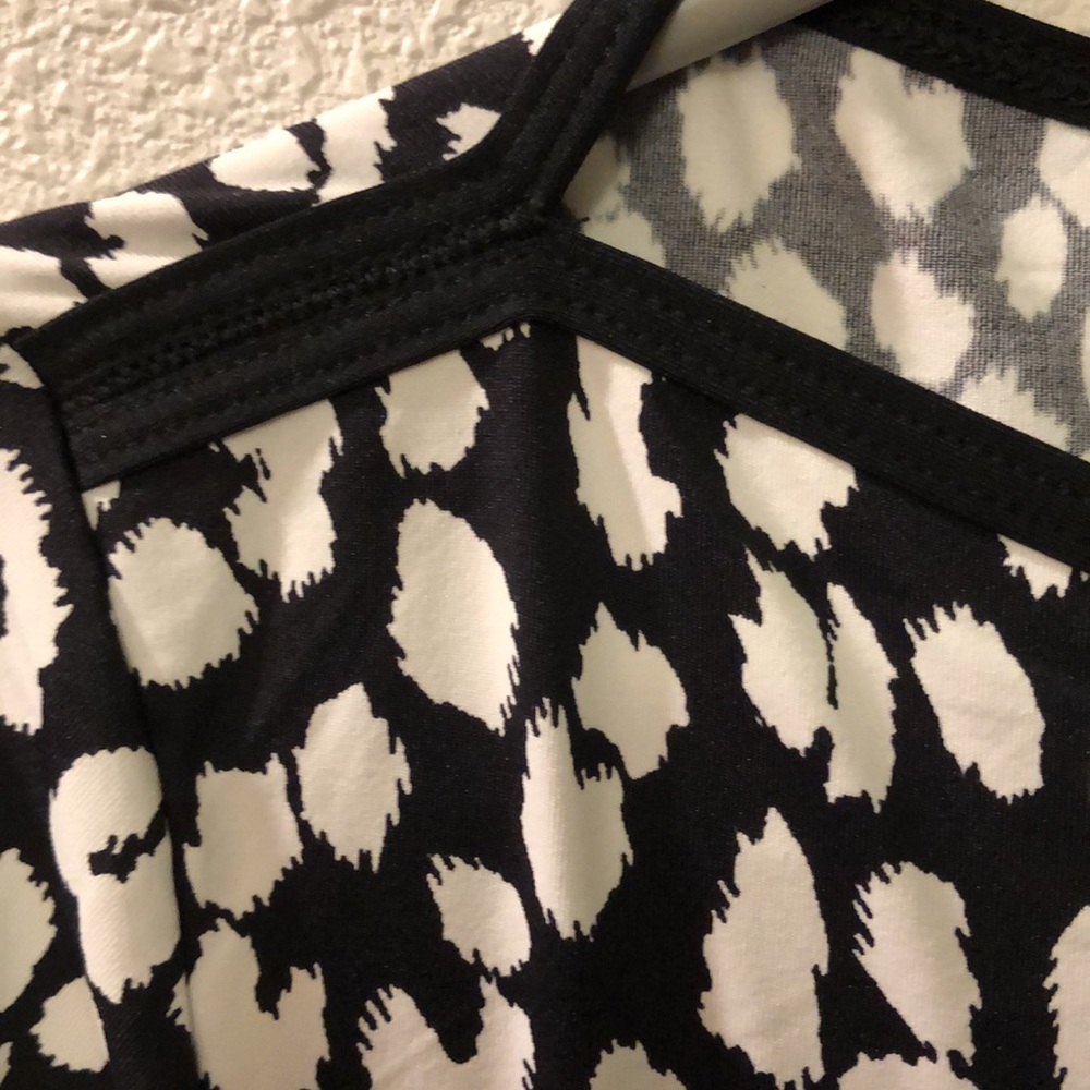 Land’s End Rash Guard with boatneck and 3/4 length sleeve - Picture 3 of 5